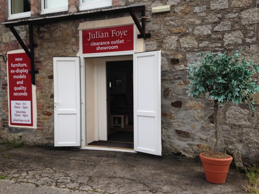 Julian Foye outlet