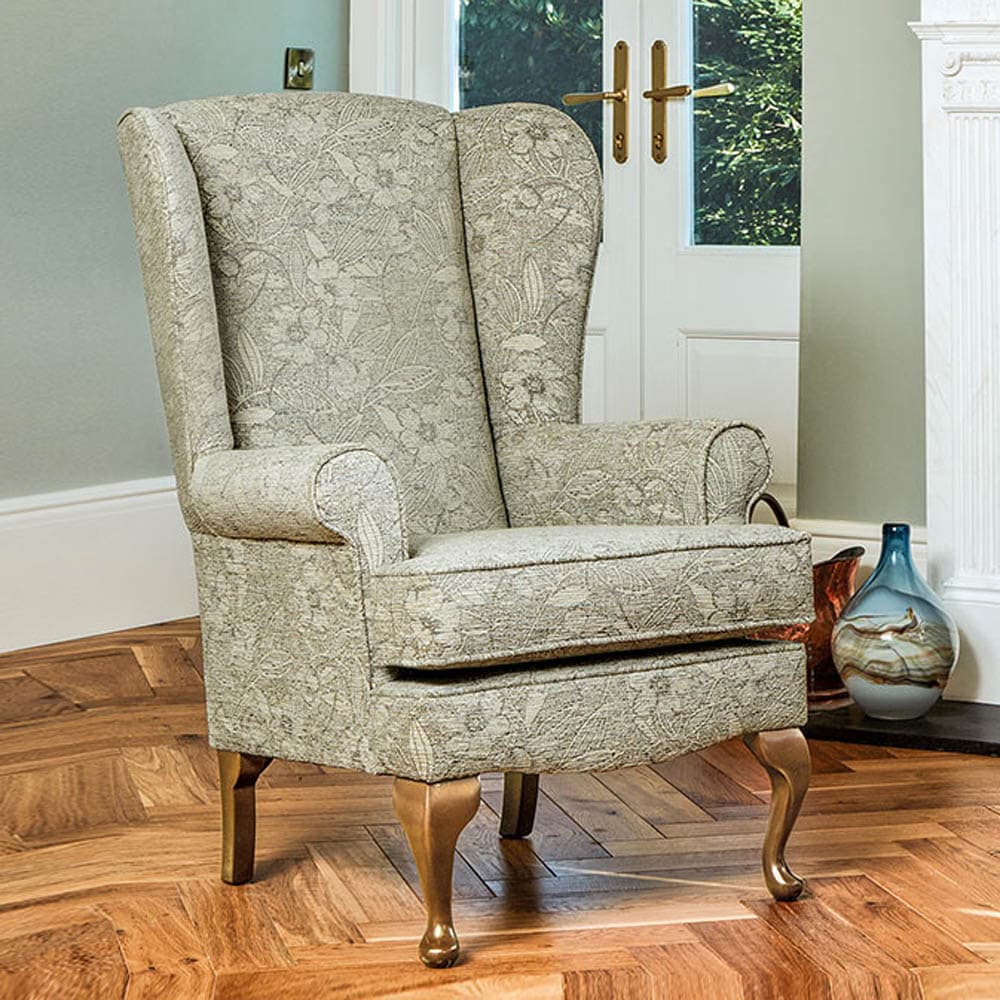 Wade chair Julian Foye