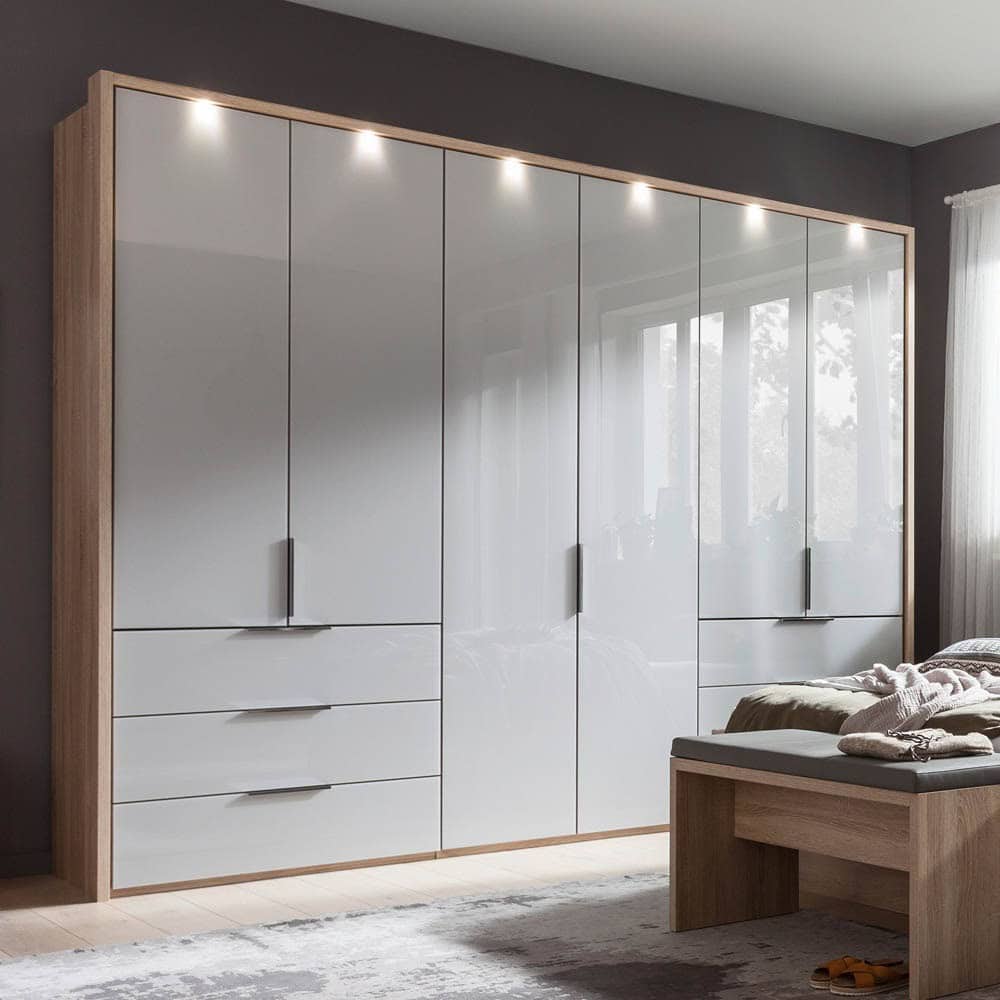 Horizont 100 Wardrobe Julian Foye