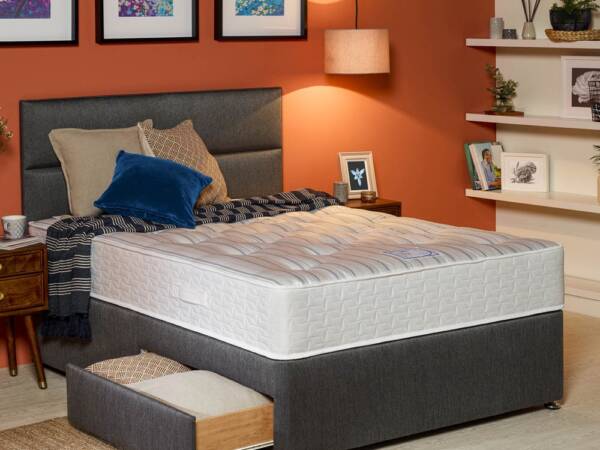 Ortho 800 bed, firm mattress, Julian Foye