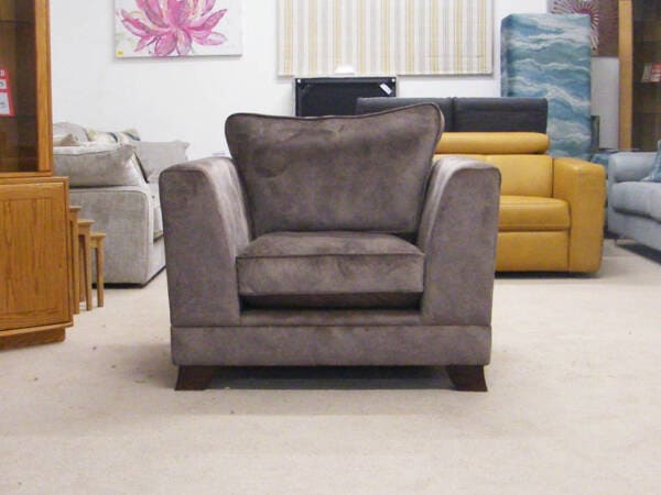 Pallas Large Lounge Chair