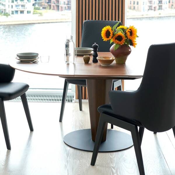 Stressless Bordeaux Round Table Julian Foye