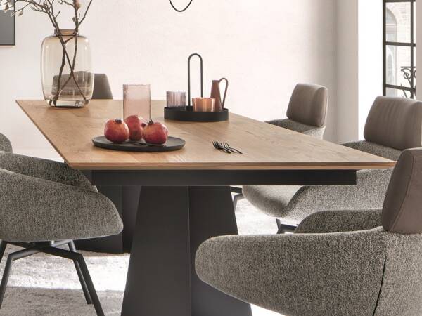 Chic Dining Table