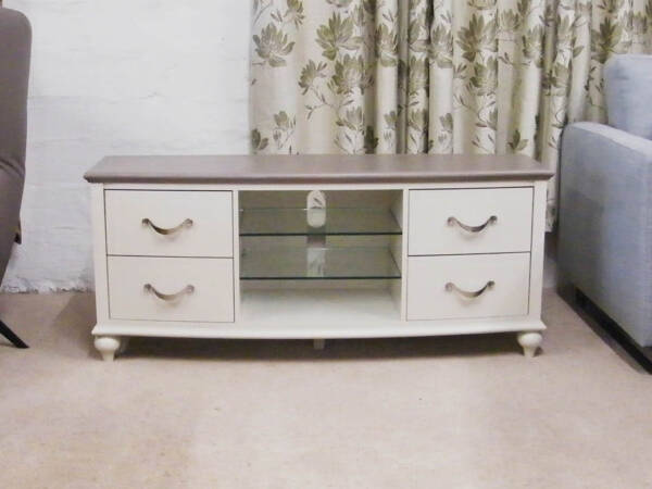 Macie TV Entertainment Unit