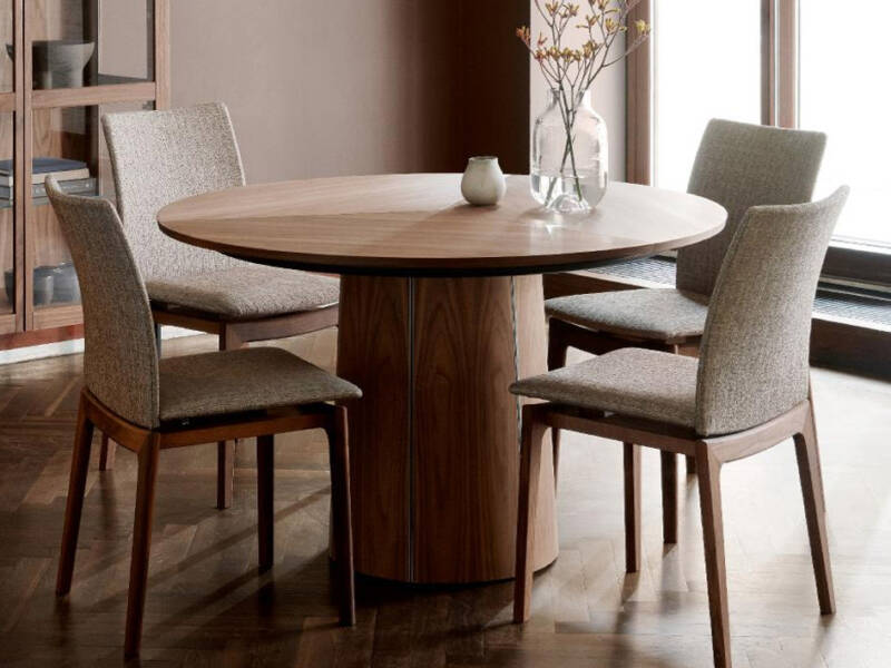 Skovby Round Extending Dining Table