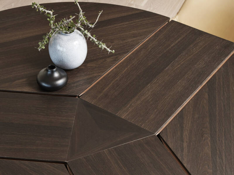 Skovby Round Extending Dining Table