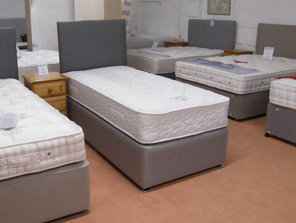 Splendid 3' Divan Set - Julian Foye | Cornwall