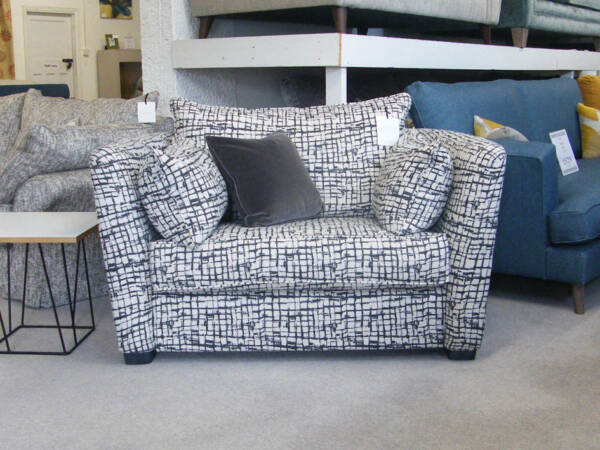 Collins & Hayes Maple Snuggle Chair
