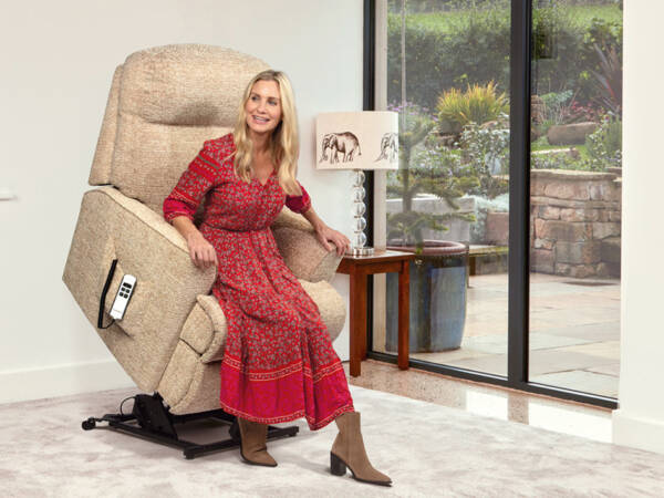 Hayes Riser Recliner Chair