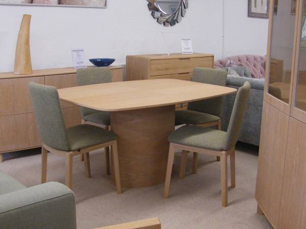 Skovby Extendable Boat Table & 4 x Flex Chairs