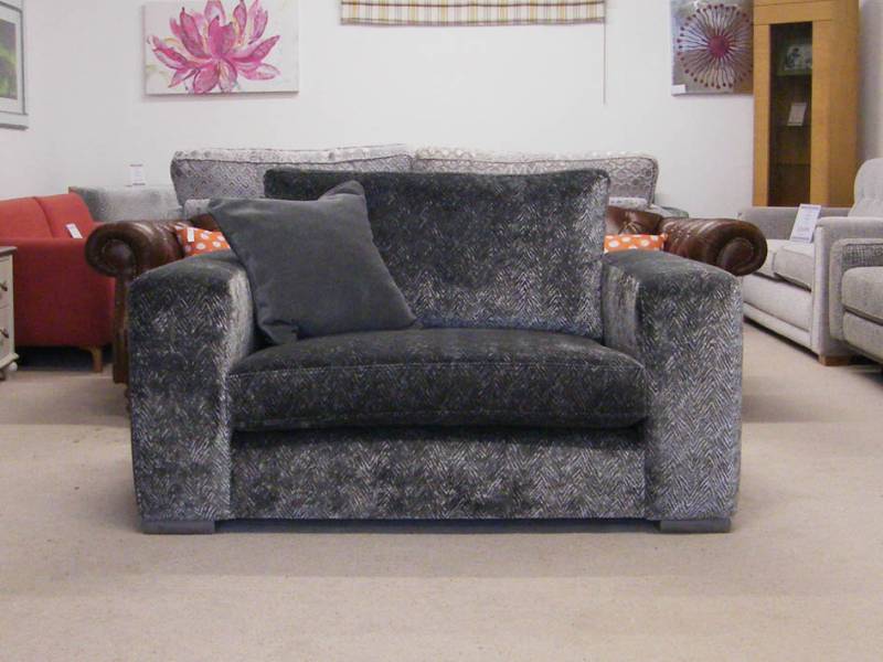 Minster Snuggle Chair
