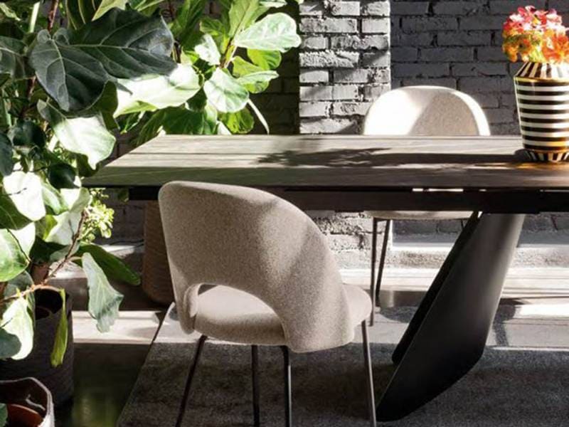 Orion dining table