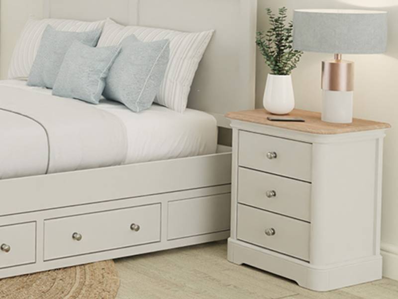 Capri bedside chests