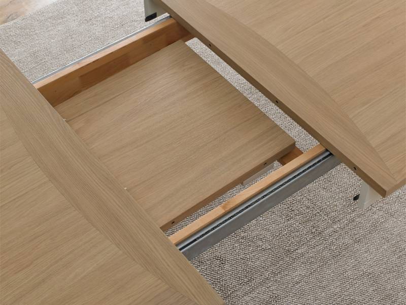 Luca dining table detail