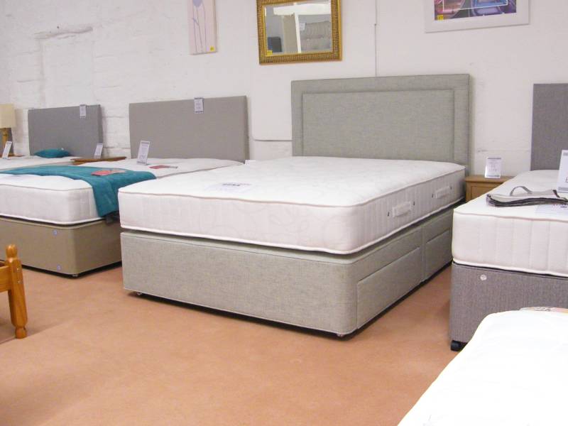 Hypnos 5' Divan Base 2+2 Drawers