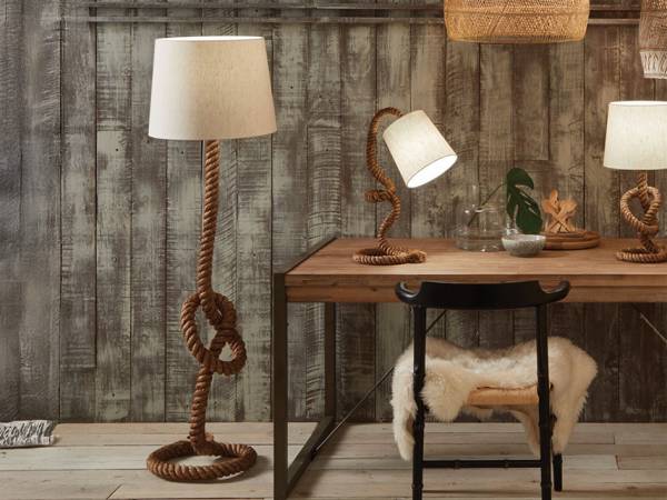 Martindale Lamp