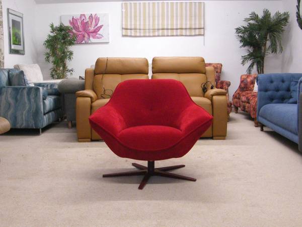 Rom Rouge Swivel Chair