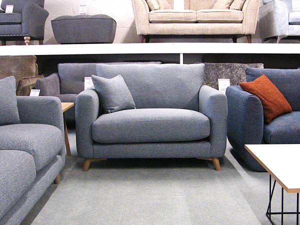 Oaklee Snuggle Chair