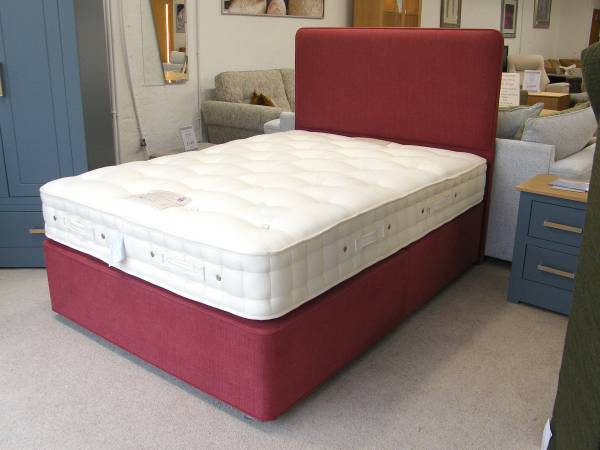 Hypnos Dunsmore Supreme 4' 6" Divan Set