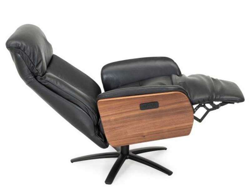 Wade recliner reclined