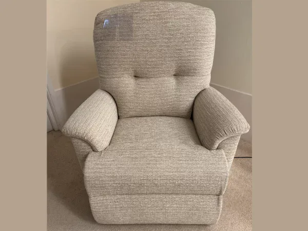Lexi Petite Riser Recliner Chair
