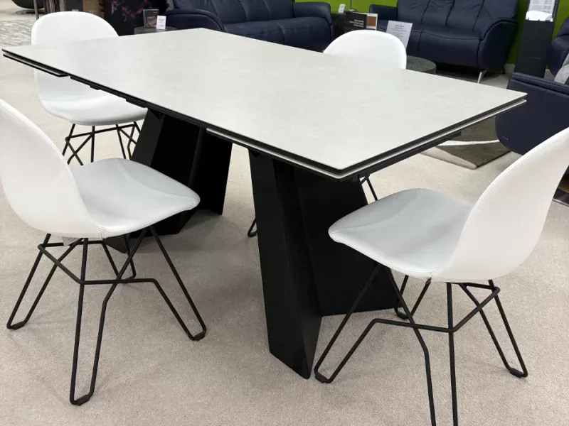 Calligaris Wings dining table and 4 Academy chairs